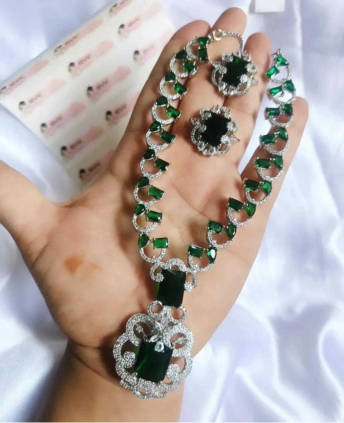 Elegant Green Crystal Necklace and Earring Set – Luxurious Jewelry for Women Perfect for Weddings, Parties, and Special Occasions