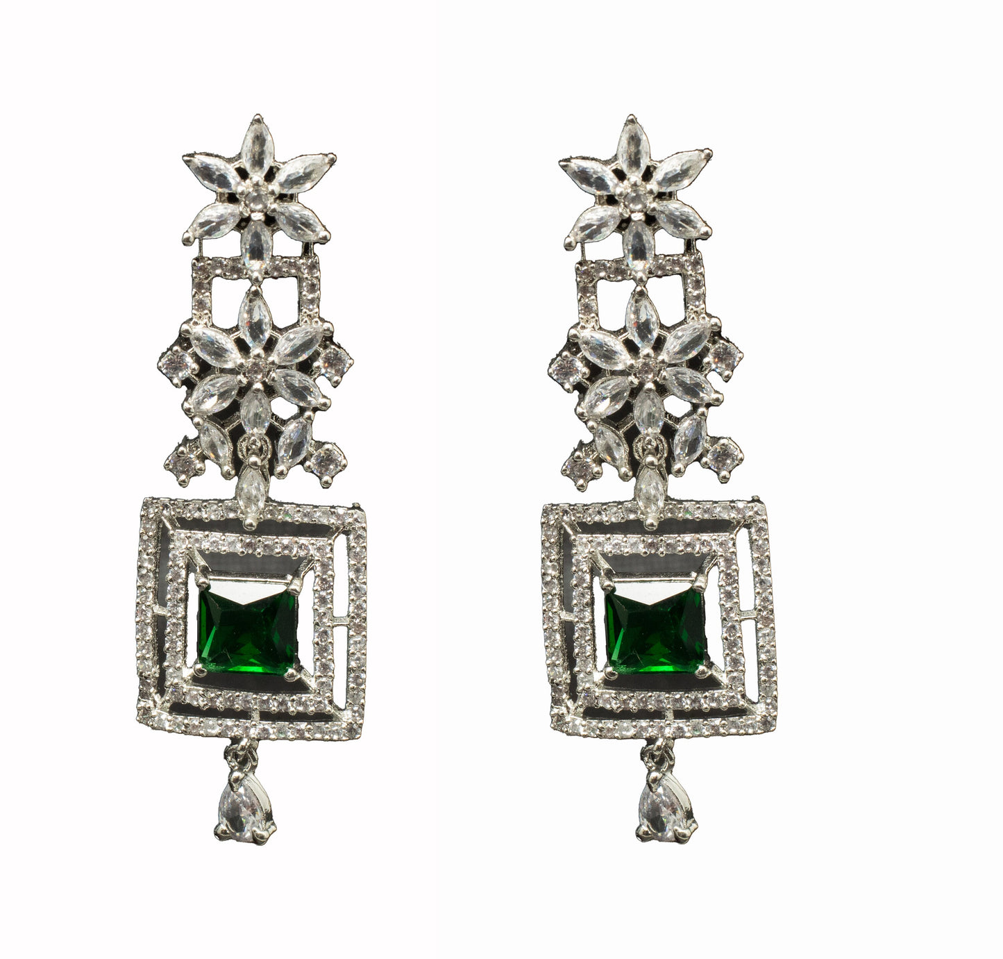 Emerald Elegance: A Regal Jewelry Set